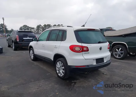 2011 Volkswagen Tiguan Se z USA, uszkodzony, nr VIN WVGAV7AXXBW522138